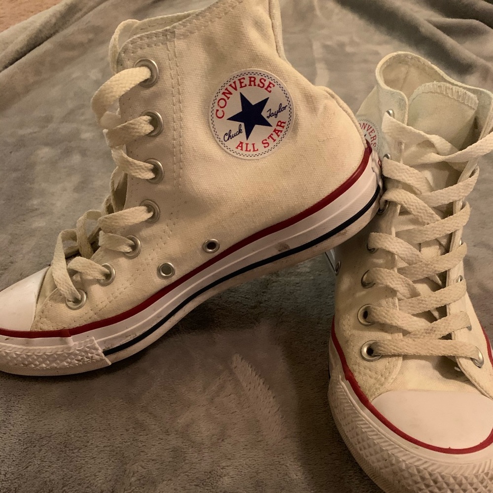 Converse - Picture 2 of 3